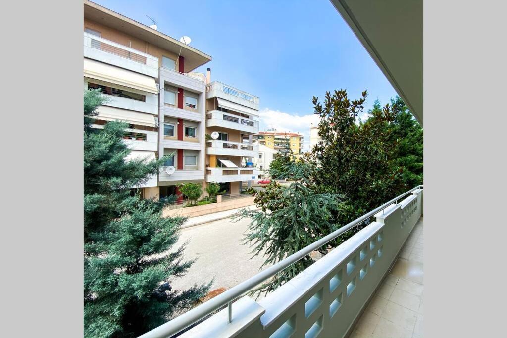 Green Apartment With View Komotini Exterior photo